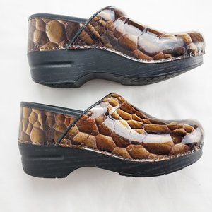 Best 25 Deals For Used Dansko Clogs Poshmark
